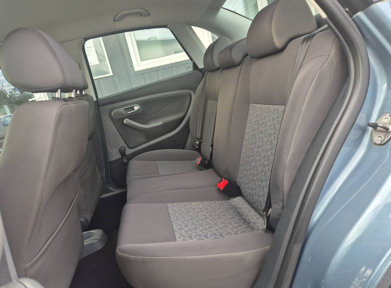 Zunanja slika - Seat Cordoba - 1.4 16V°1.LASTNIK°SLO°KLIMA°SERVO°RADIO CD°ABS° - 12