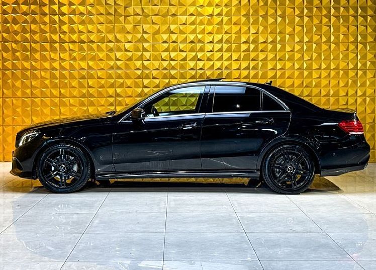 Zunanja slika - Mercedes-Benz E-Razred - E 220CDI AMG LINE-PANO.-GRETJE-NAVI.-F1 - 6