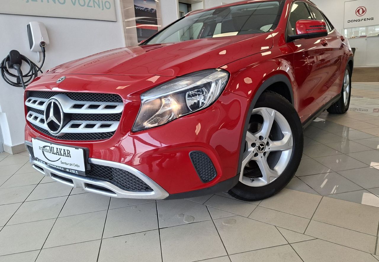 Zunanja slika - Mercedes-Benz GLA-Razred - GLA 180 URBAN - 2