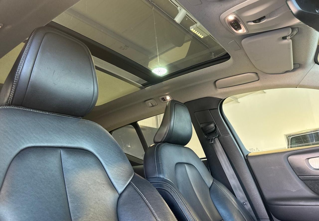 Zunanja slika - Volvo XC40 - PANORAMA-RADAR-MEMORY-USNJE-NAVIGACIJA-LED-ALU - 11