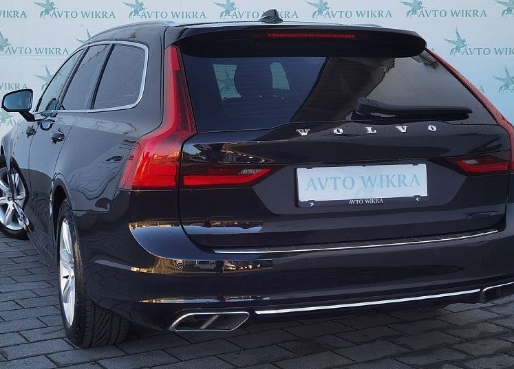 Zunanja slika - Volvo V90 - D3 A Momentum LED•ACC•VIRTUAL•GRETJE•KAMERA•17C• - 3