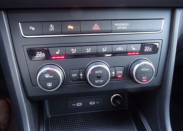 Zunanja slika - Seat Ateca - 1.5 TSI 150KM STYLE EDITION -VLEČNA KLJUKA -KAMERA - 11