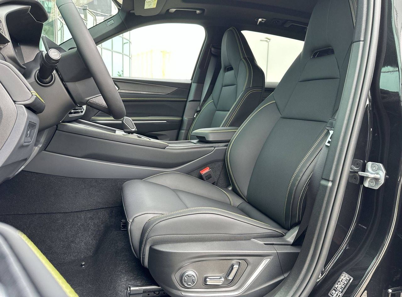 Zunanja slika - Lynk & Co 01 - More 2025 Priključni hibrid - 10