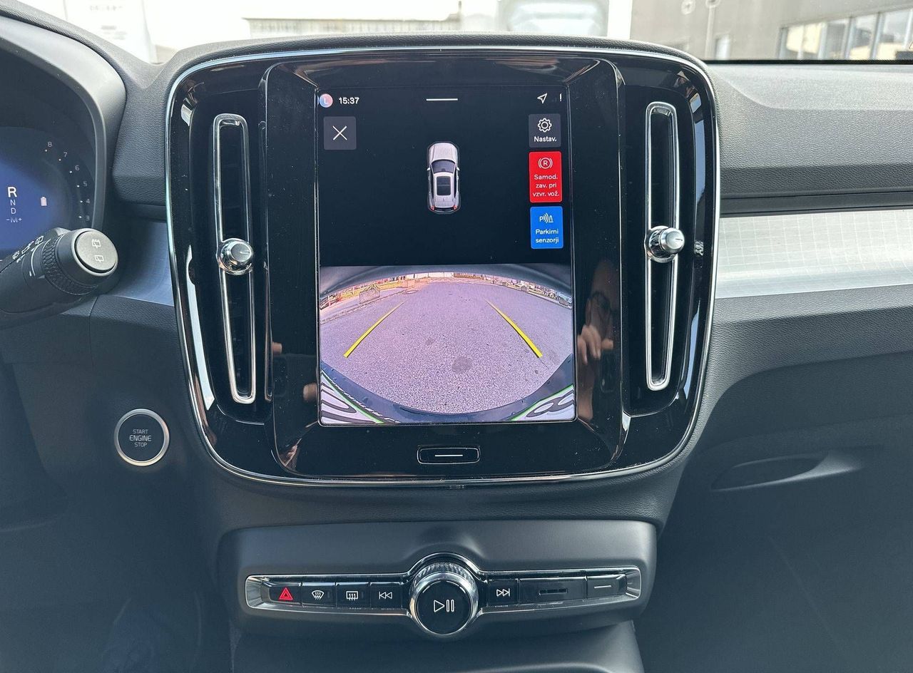 Zunanja slika - Volvo XC40 - B3P Plus Dark Avt. - 17