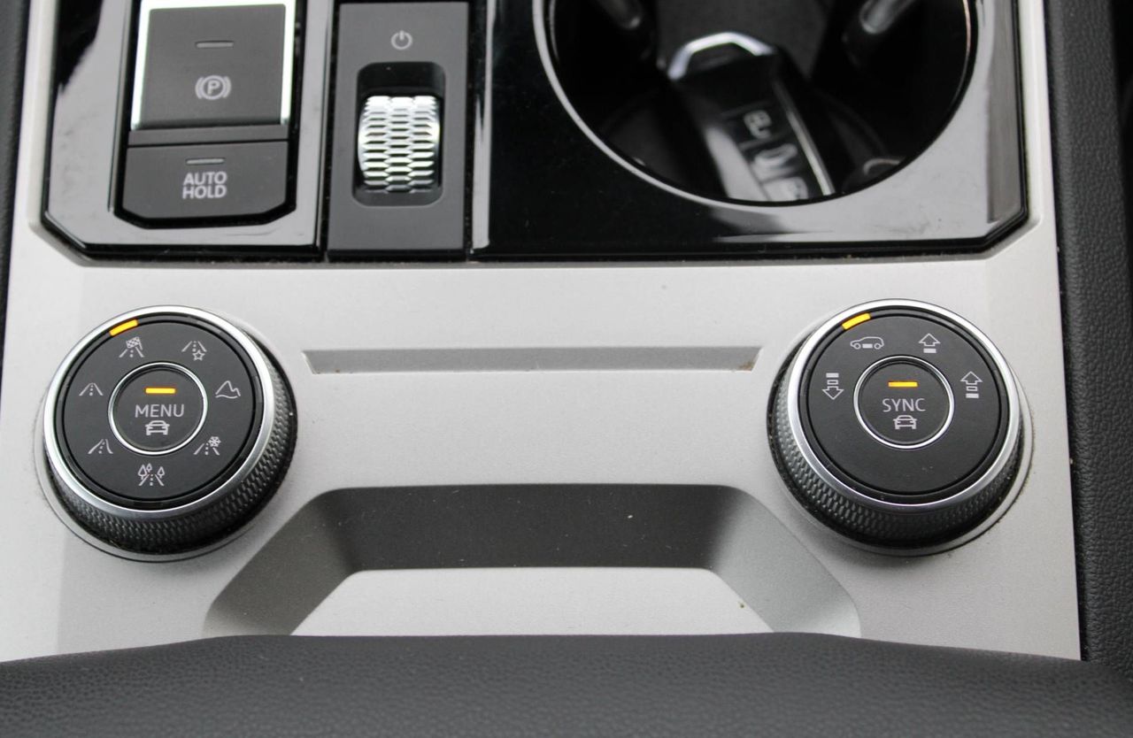 Zunanja slika - VW Touareg - V6 TDI R-LINE LUFT MASAŽA IQ MATRIX ACC KAM PANO.. - 16