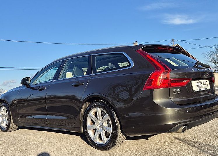 Zunanja slika - Volvo V90 - D4 Momentum 190ks °FULL LED °USNJE °PANORAMA - 4