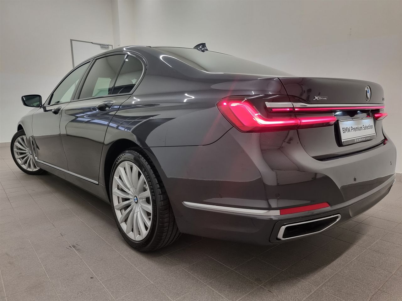Zunanja slika - BMW Serija 7 - 730d xDrive - 9