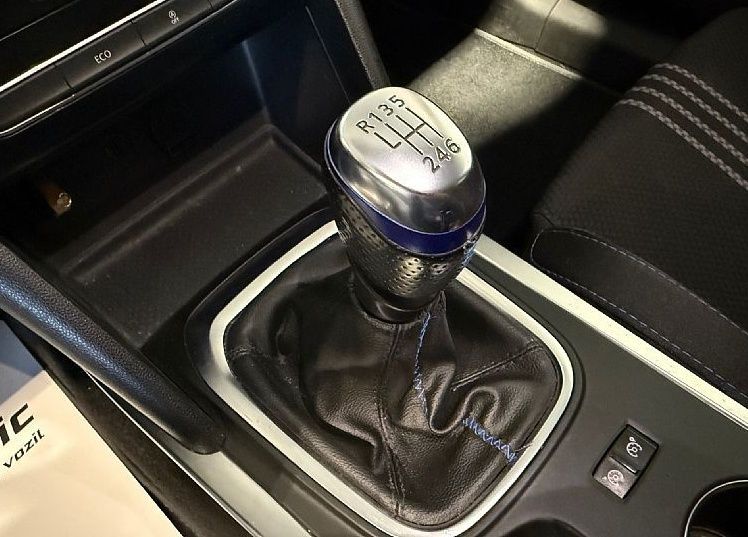 Zunanja slika - Renault Mégane - Megane Berline dCi 110 Energy Intens - 1. LASTNIK - SLO - 14