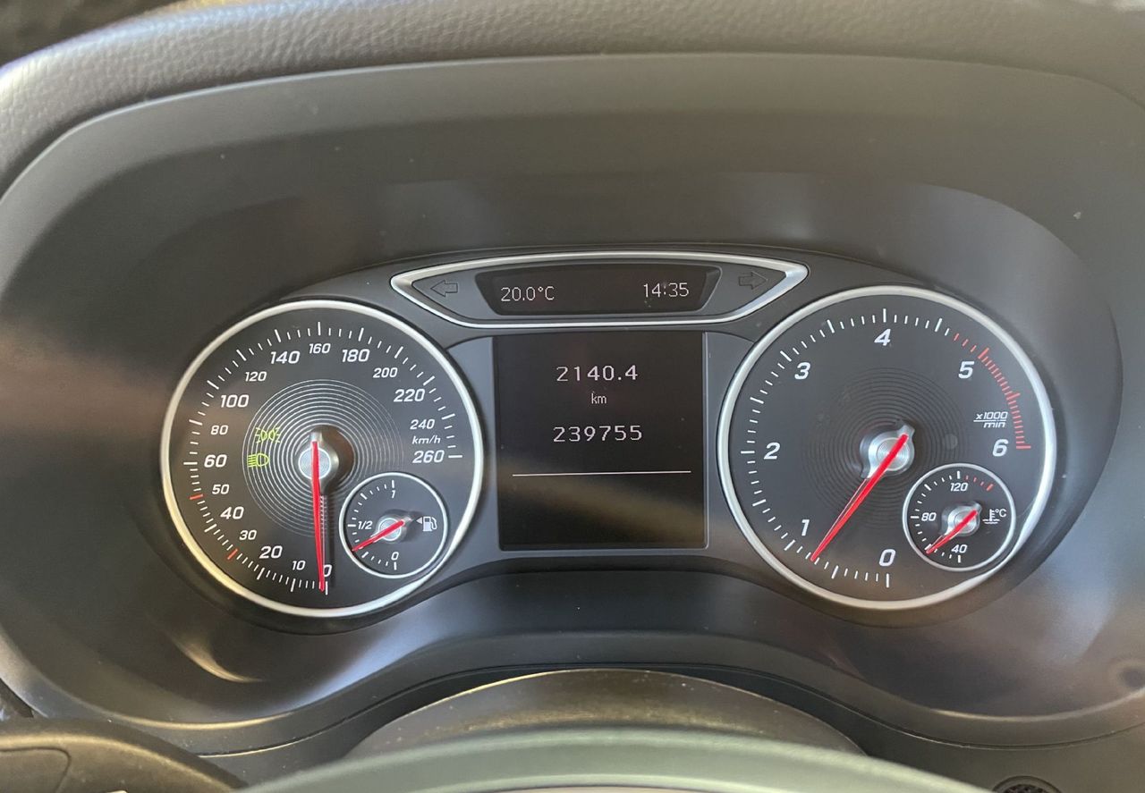 Zunanja slika - Mercedes-Benz B-Razred - B200CDI-NAVIGACIJA-TEMPOMAT-MULTIFUNKCIJA-KAMERA - 17