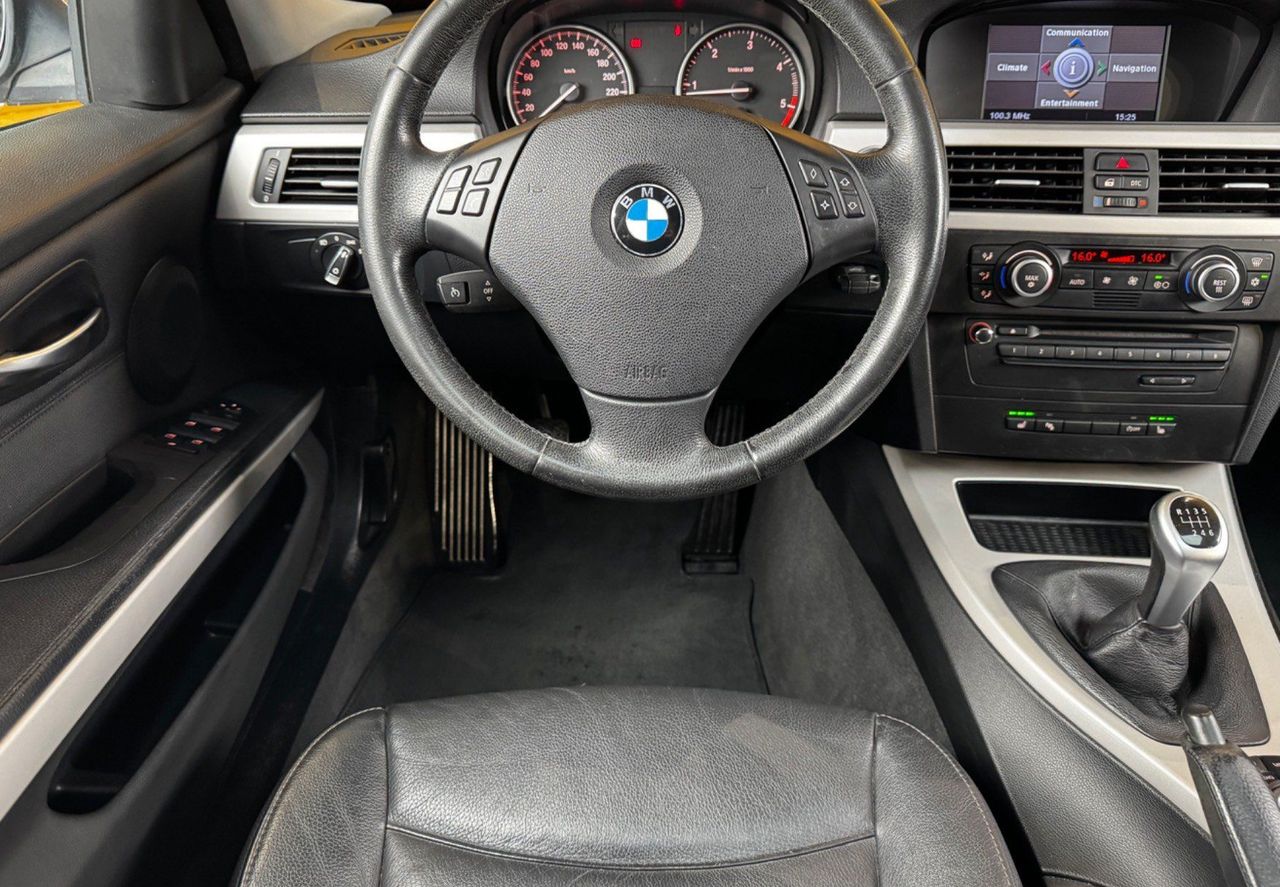 Zunanja slika - BMW Serija 3 - : 318d LCI-STREŠNO OKNO-GRETJE-NAVI-PDC... - 12