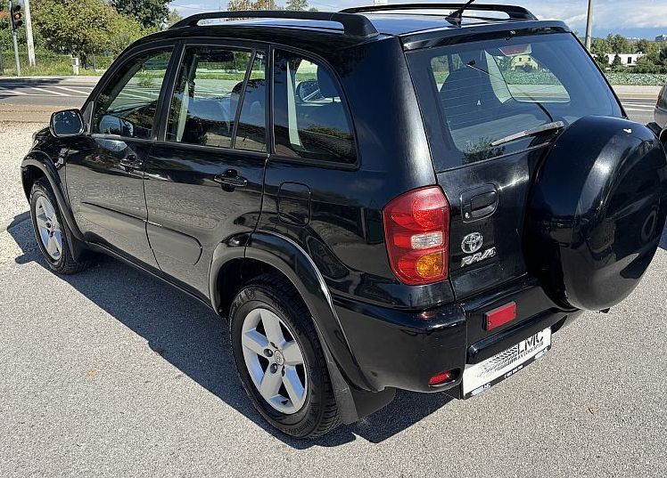 Zunanja slika - Toyota RAV4 - 2.0d 116ks 4x4 °SLO-POREKLO° °SAMO 190.900 km° - 4