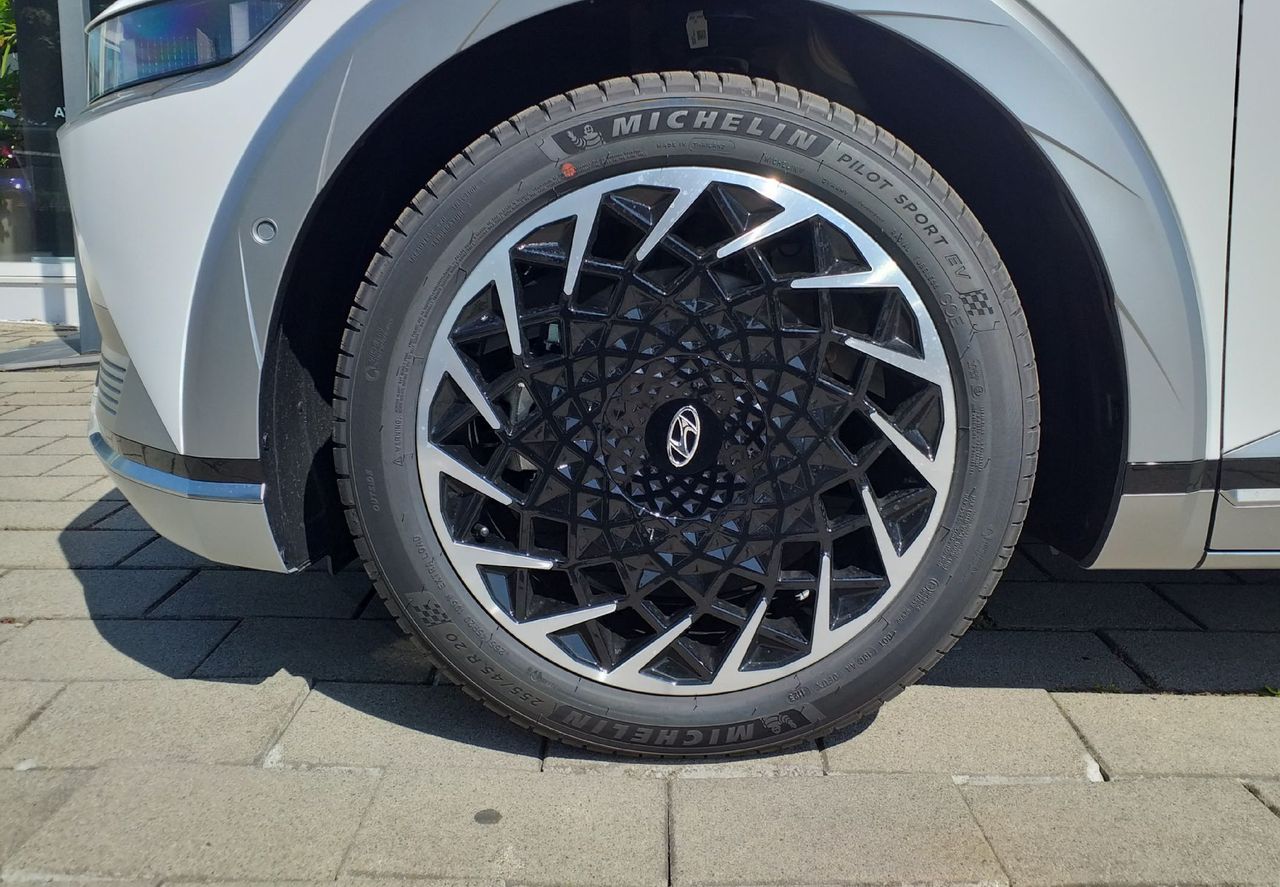 Zunanja slika - Hyundai Ioniq 5 - 168kW PREMIUM 84kWh .VOZILA V PRIHODU - 6