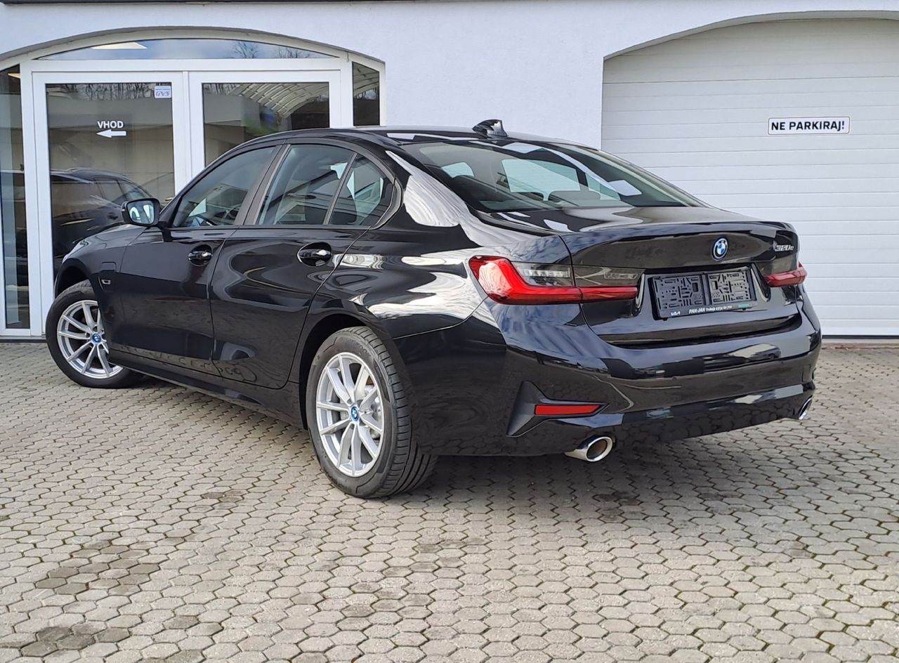 Zunanja slika - BMW Serija 3 - : 320E  A T - 11
