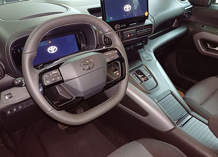 Zunanja slika - Toyota Proace - City Verso BEV 50kWh Family 100kW compact - 4