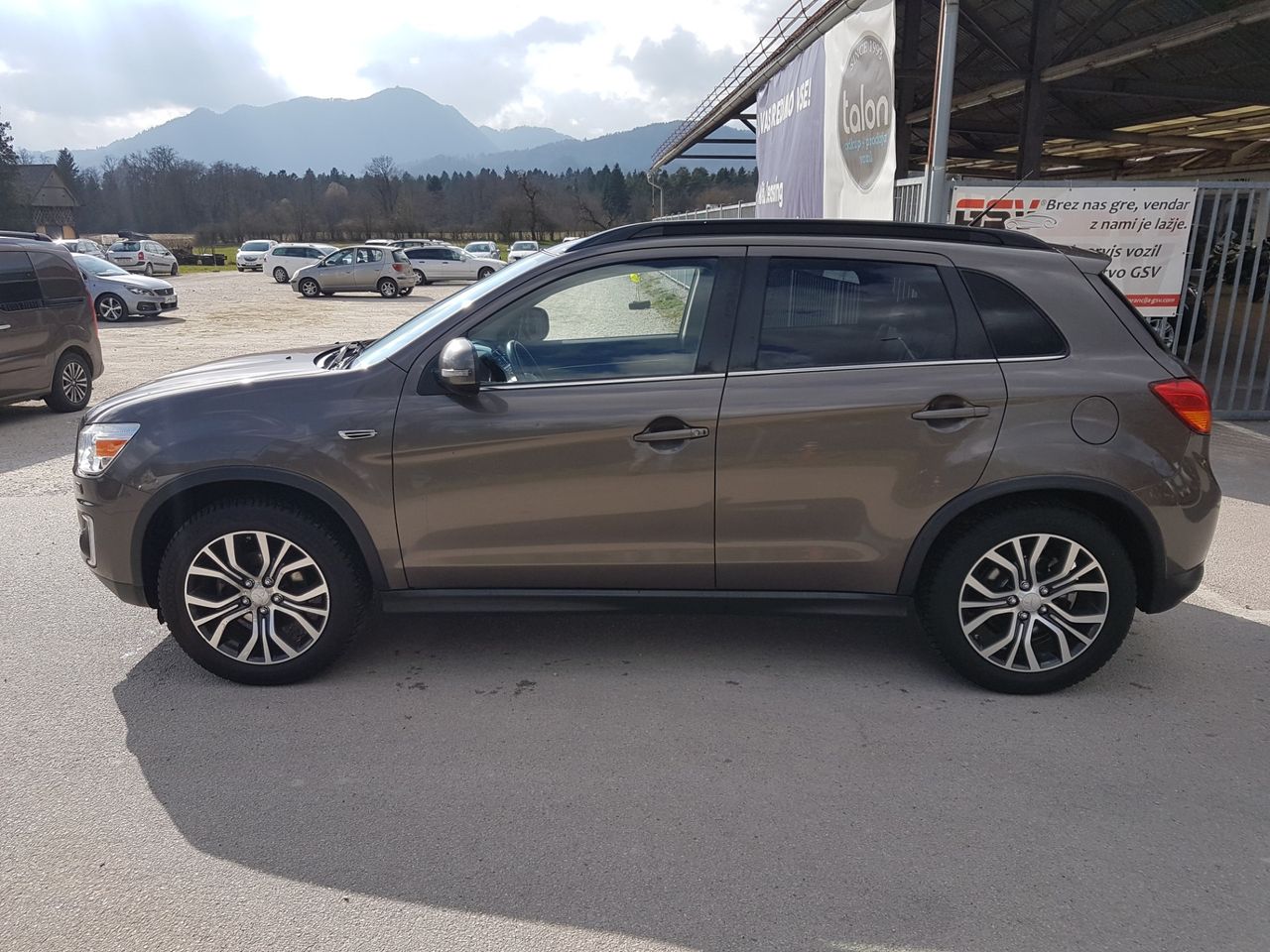 Zunanja slika - Mitsubishi ASX - 2.2 DID HP 4WD AUT. - 3