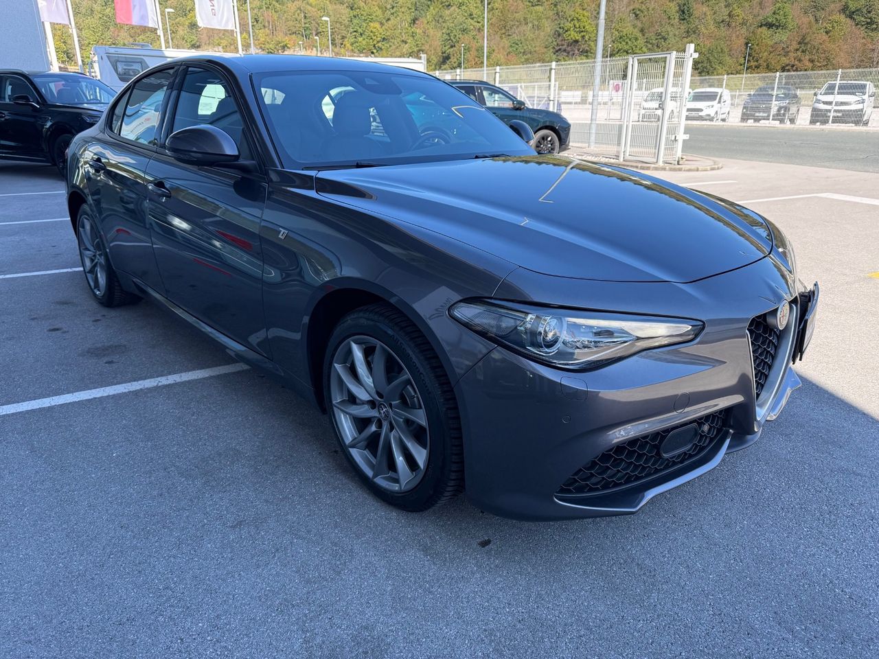 Zunanja slika - Alfa Romeo Giulia - 2.0 Turbo 280 Ti - AVTOMATIK + POTRJENA SERVISNA - 3