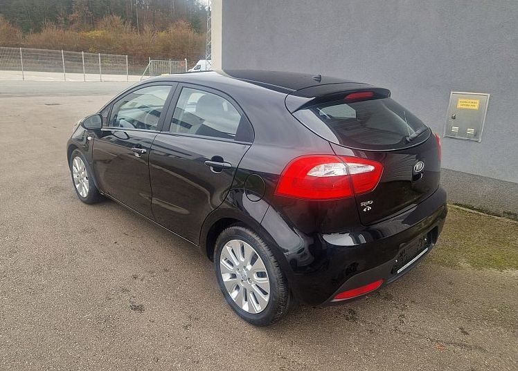 Zunanja slika - KIA Rio - 1.2i CVVT  85KM  EX Urban - 6