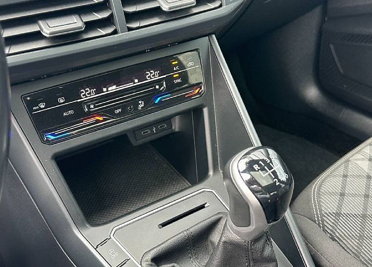 Zunanja slika - VW Taigo - 1.0 TSI R-Line - Panorama - Jamstvo - Odličen - 9