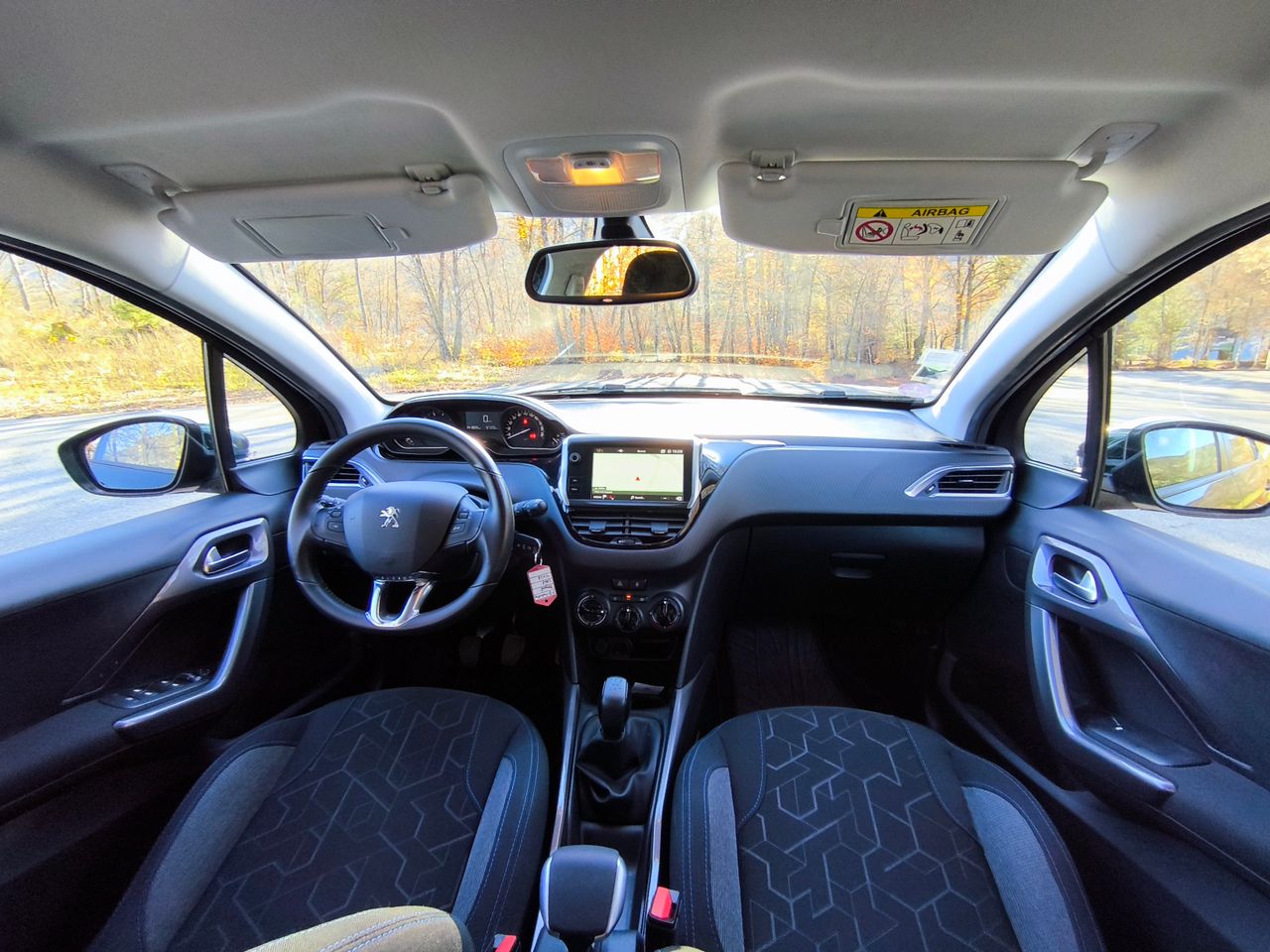 Notranja slika - Peugeot - 2008 1,2 PureTech 82 Style - 11