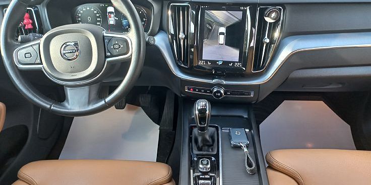 Zunanja slika - Volvo XC60 - D4 AUT Momentum - 11