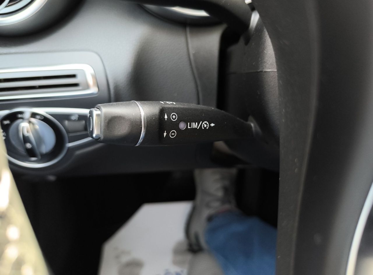 Zunanja slika - Mercedes-Benz C-Razred - C 200 d AVANTGARDE AUT-SLO-VRHUNSKI-SAMO 179TKM - 16