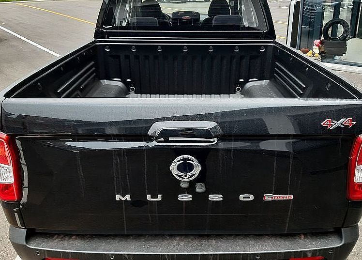 Zunanja slika - KG Mobility Musso - Grand 2.2 XDi VENTURE 4X4 DCT - 11