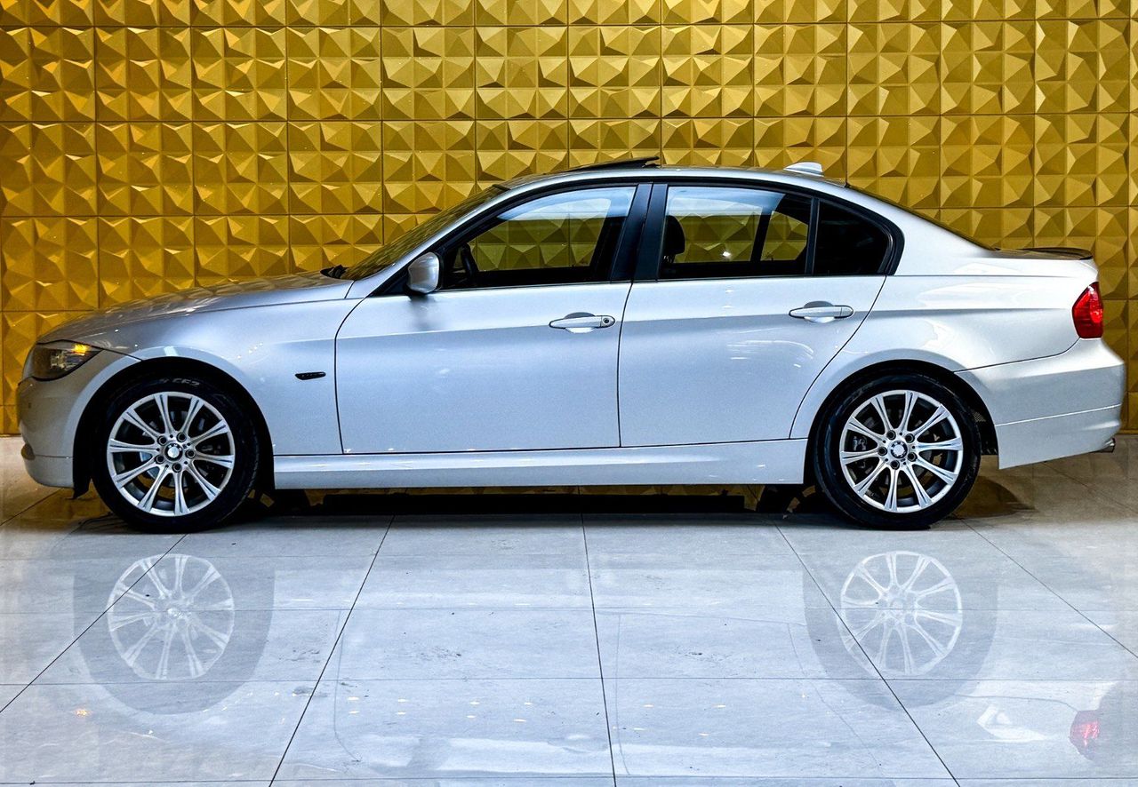 Zunanja slika - BMW Serija 3 - : 318d LCI-STREŠNO OKNO-GRETJE-NAVI-PDC... - 6