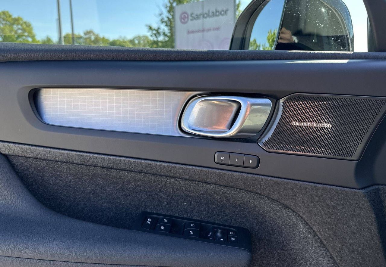 Zunanja slika - Volvo XC40 - B3P Plus Dark Avt - 12