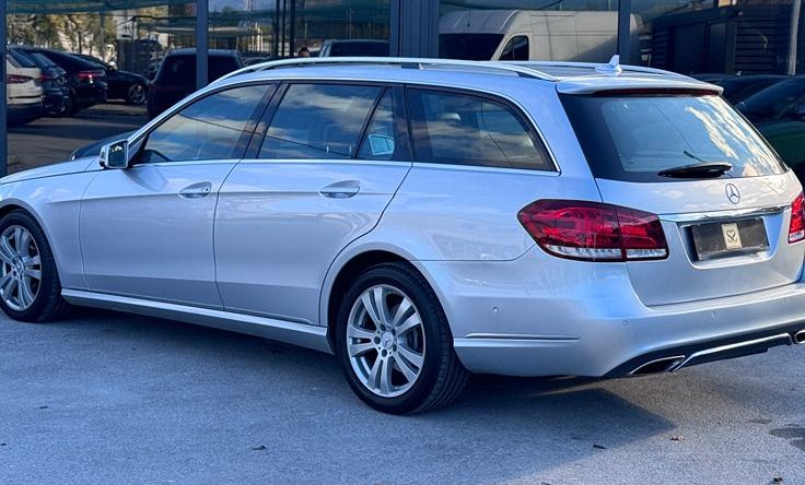 Zunanja slika - Mercedes-Benz E-Razred - E 220 BlueTEC Navi Usnje LED F1 BT Temp Park SZ - 5