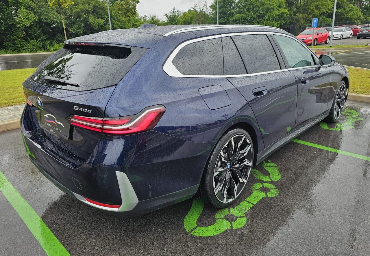 Zunanja slika - BMW Serija 5 - Touring: 540d xDrive Avt.|Harman|21col|HeadUP|FuLED|360k - 4