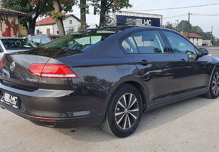 Zunanja slika - VW Passat - 1.6 TDI 120ks °NAVIGACIJA° °2x PDC° °TEMPOMAT° - 5