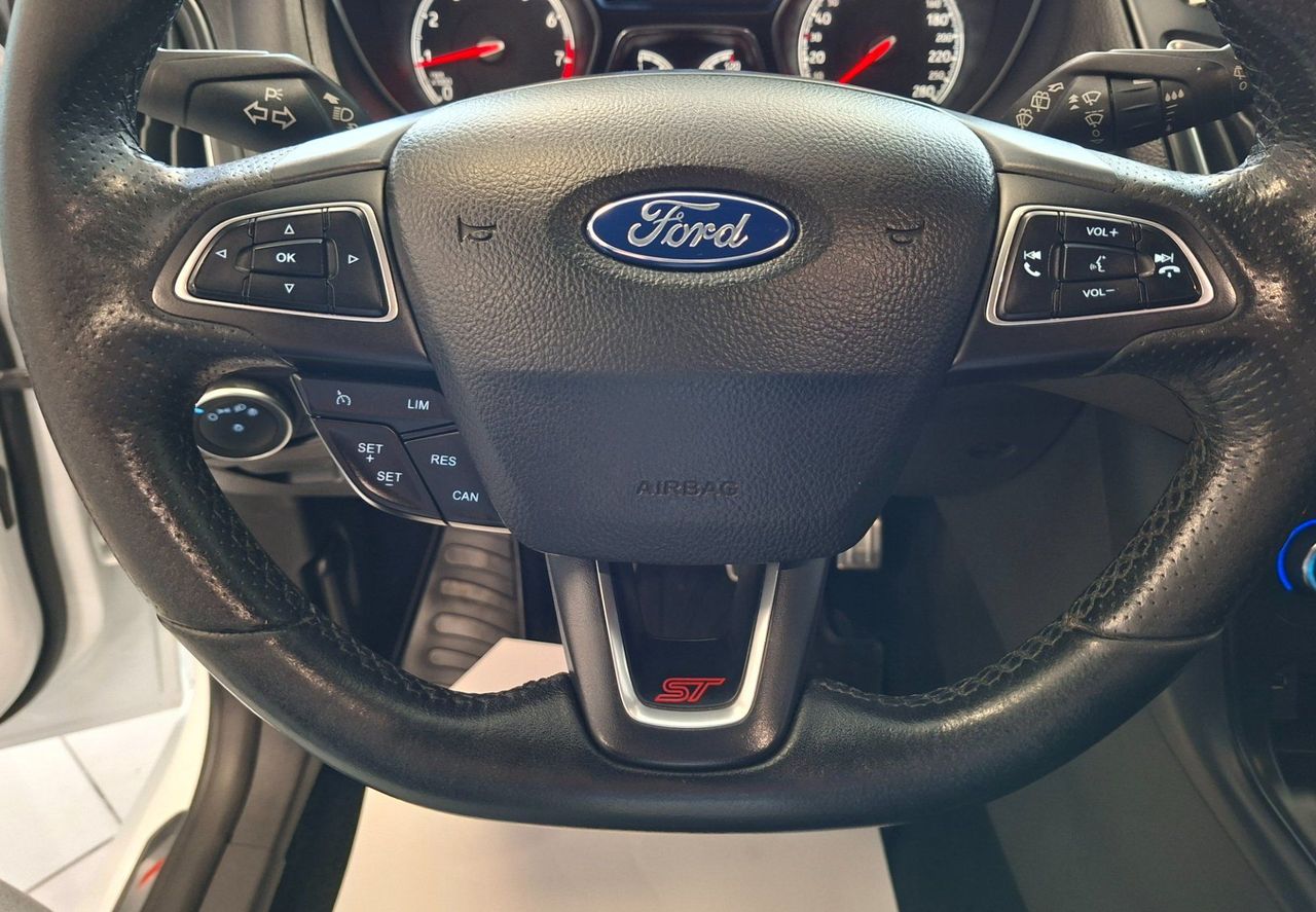 Zunanja slika - Ford Focus - ST 2.0 EcoBoost ST3 - 12