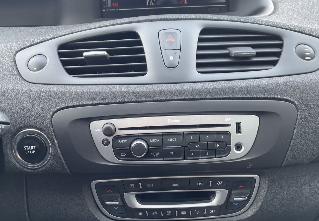 Zunanja slika - Renault Scénic - Scenic LIMITED EDITION-KEYLESS GO-PARK SENZORJI-ALU - 11