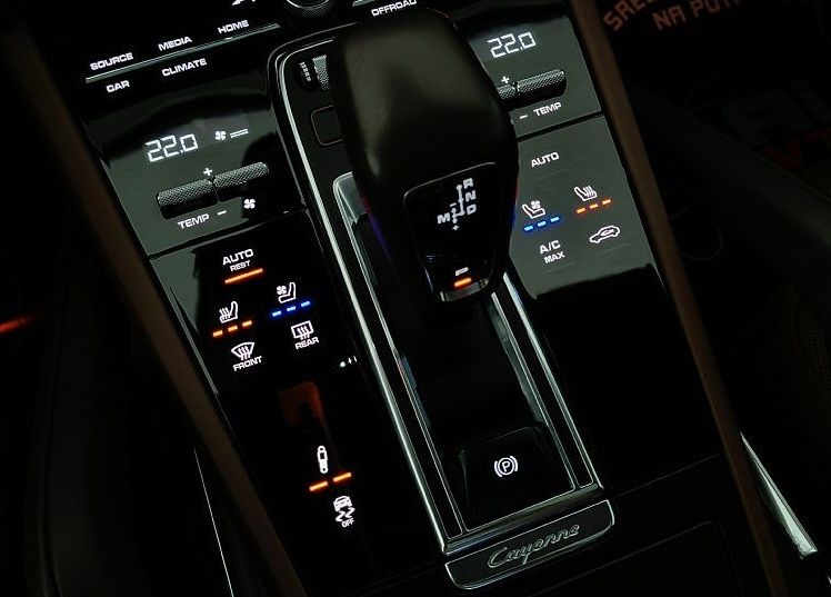 Zunanja slika - Porsche Cayenne - Coupe 4.0V8-TURBO-SOFT-CL-HLA-SED-MASAŽA-PANO-ACC-360-KA - 18