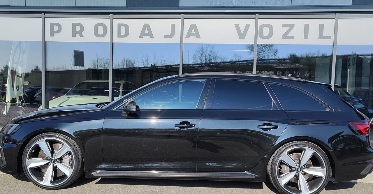 Zunanja slika - Audi RS4 Avant - 2.9 TFSI quattro tiptronic - 3