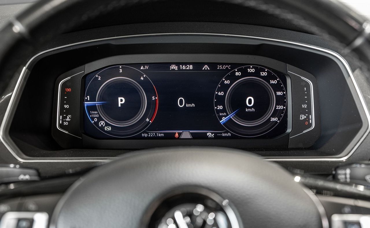Zunanja slika - VW Tiguan Allspace - 2.0TDI-4x4-R LINE-1.LAST-RADAR-KEYLESS-NAVI-KLJUK - 17