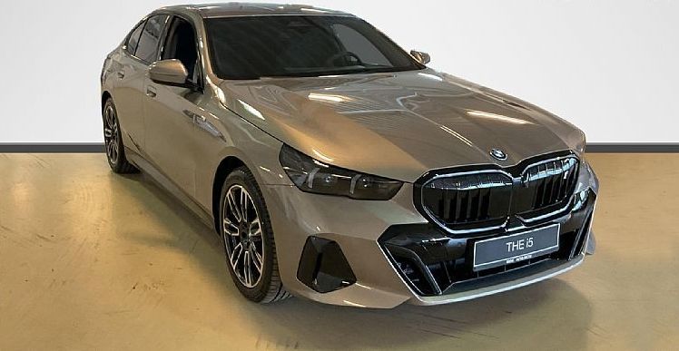 Zunanja slika - BMW i5 - xDrive40  AT - 7