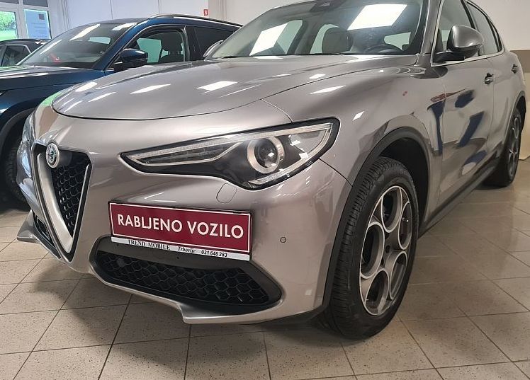 Zunanja slika - Alfa Romeo Stelvio - 2.0 Turbo 16v 280 AT8 Q4  LED.KAMERA.19 COL - 2