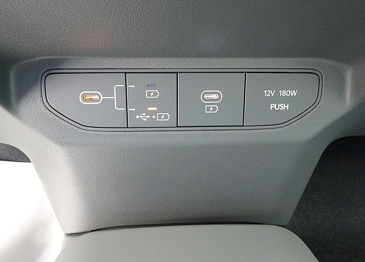 Zunanja slika - KIA EV3 - 58.3 kWh baterija. 150 kW  204 KM  Sky NA ZALOGI - 12