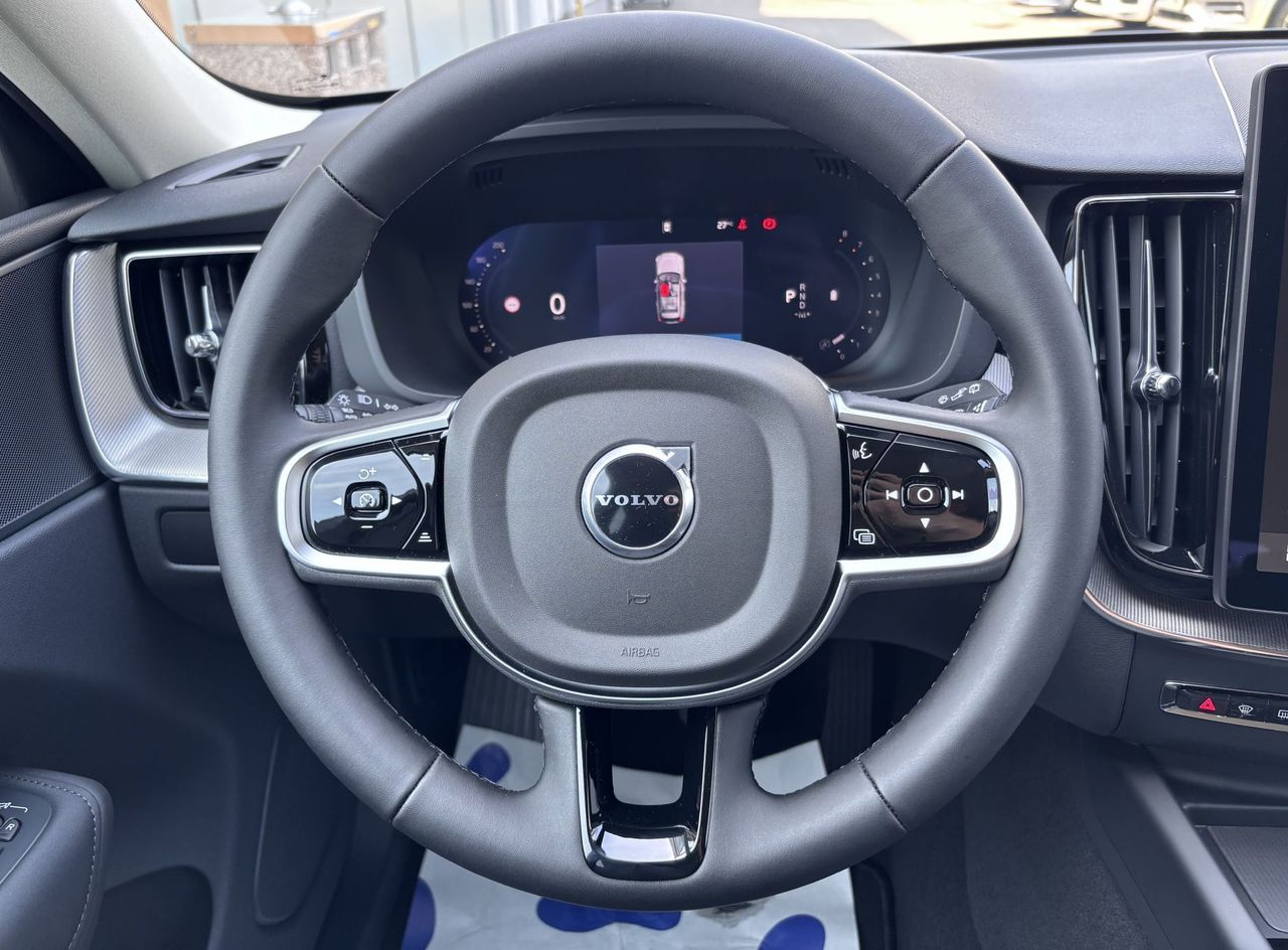 Zunanja slika - Volvo XC60 - B5P  Core AT AWD 3 leta garancije + 3 servisi - 10