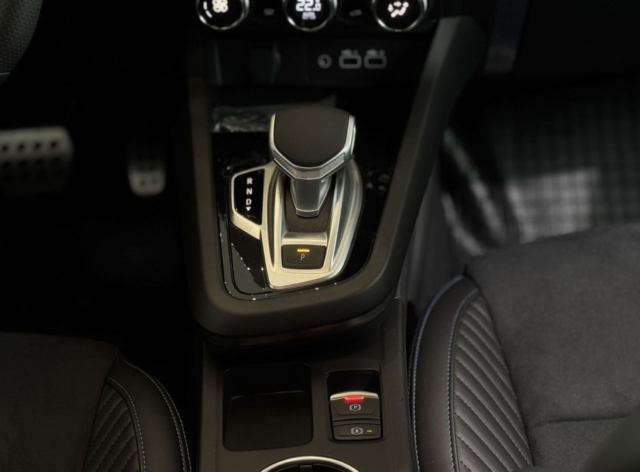 Zunanja slika - Renault Mégane Conquest - Megane Conquest 1.3 TCE MHEV 160 ESPRIT ALPINE EDC - 16