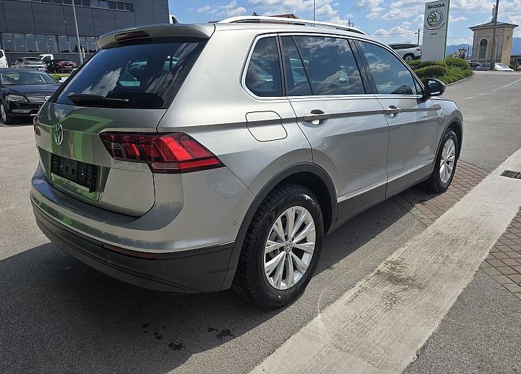 Zunanja slika - VW Tiguan - 2.0 TDI Comfortline 110kW DSG - 7