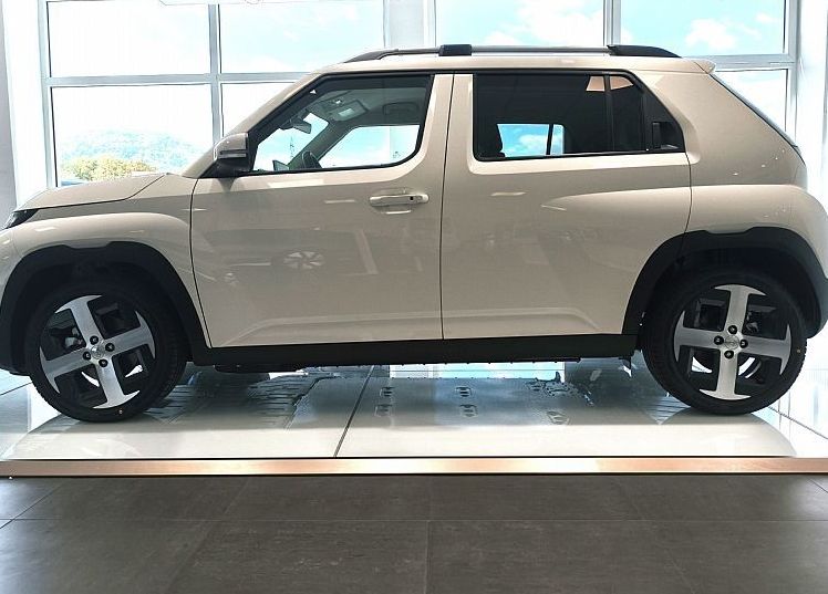 Zunanja slika - Hyundai Inster - 84 KW 49KWH PREMIUM-WINTER-17COL-GRETJE BAT.-VIDEO - 3