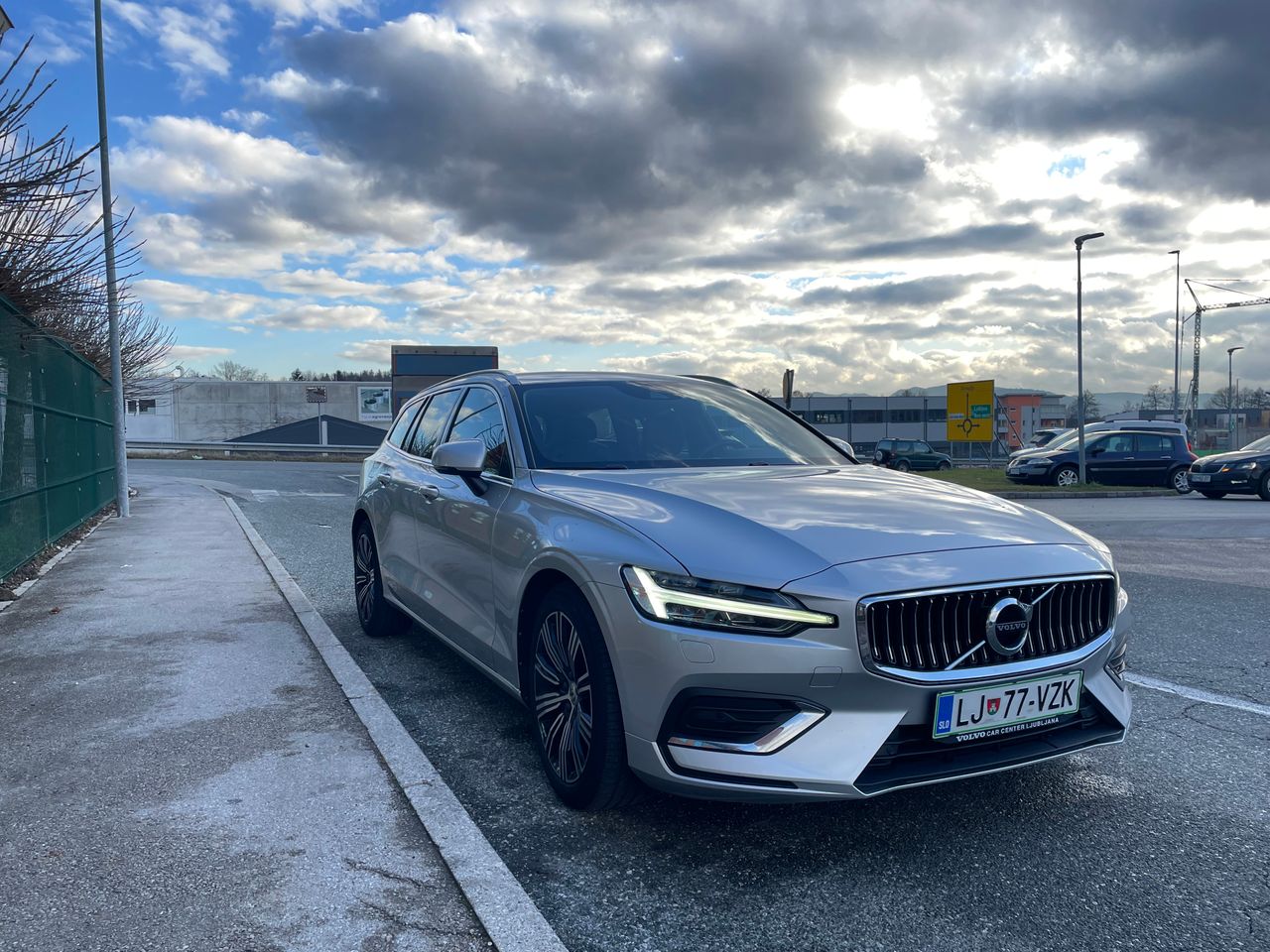 Zunanja slika - Volvo V60 - B4D Inscription Avt. - 2