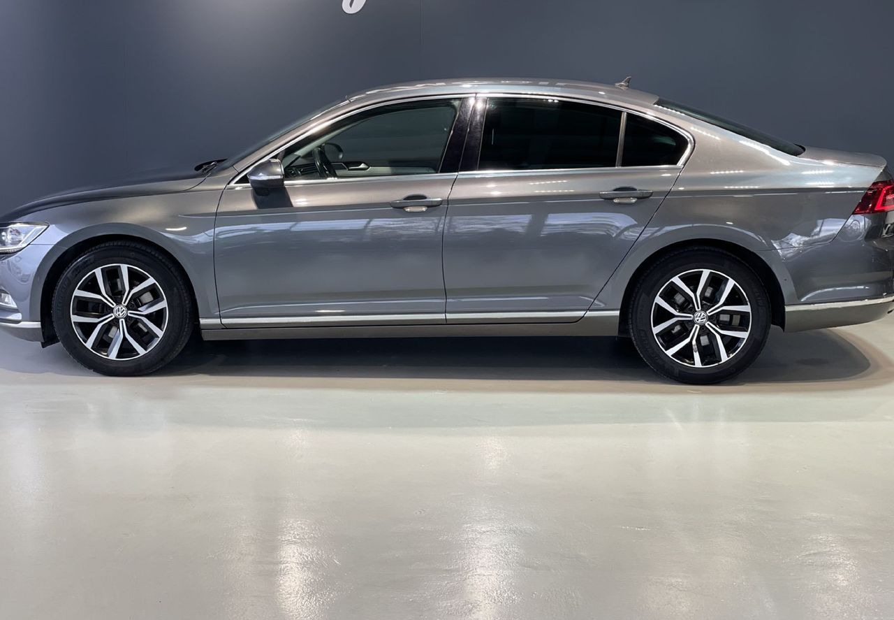 Zunanja slika - VW Passat - Variant 2.0TDI-HIGHLINE-NAVIGACIJA-RADAR-KAMERA-ALCANTARA - 5