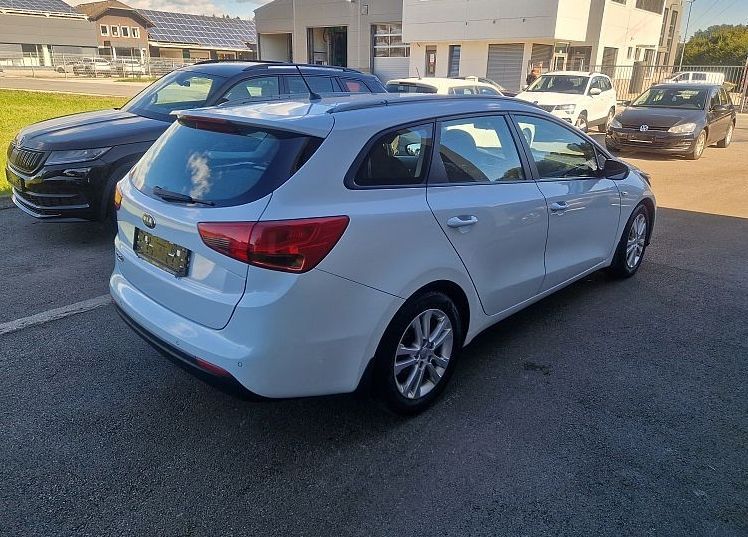 Zunanja slika - KIA Ceed - SW 1.4 CVVT 100 KM LX Urban - 4