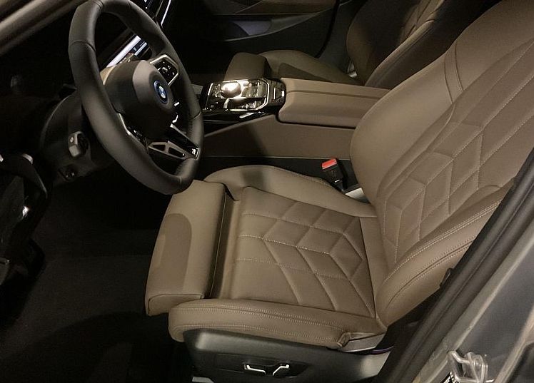 Zunanja slika - BMW i5 - eDrive40  AT - 10