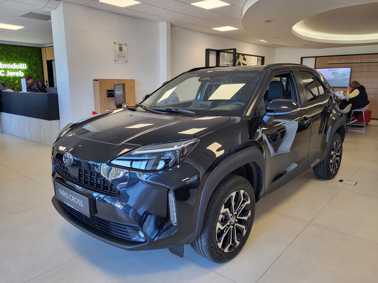 Zunanja slika - Toyota Yaris Cross - 1.5 HEV Sport Assist Convenience - 2