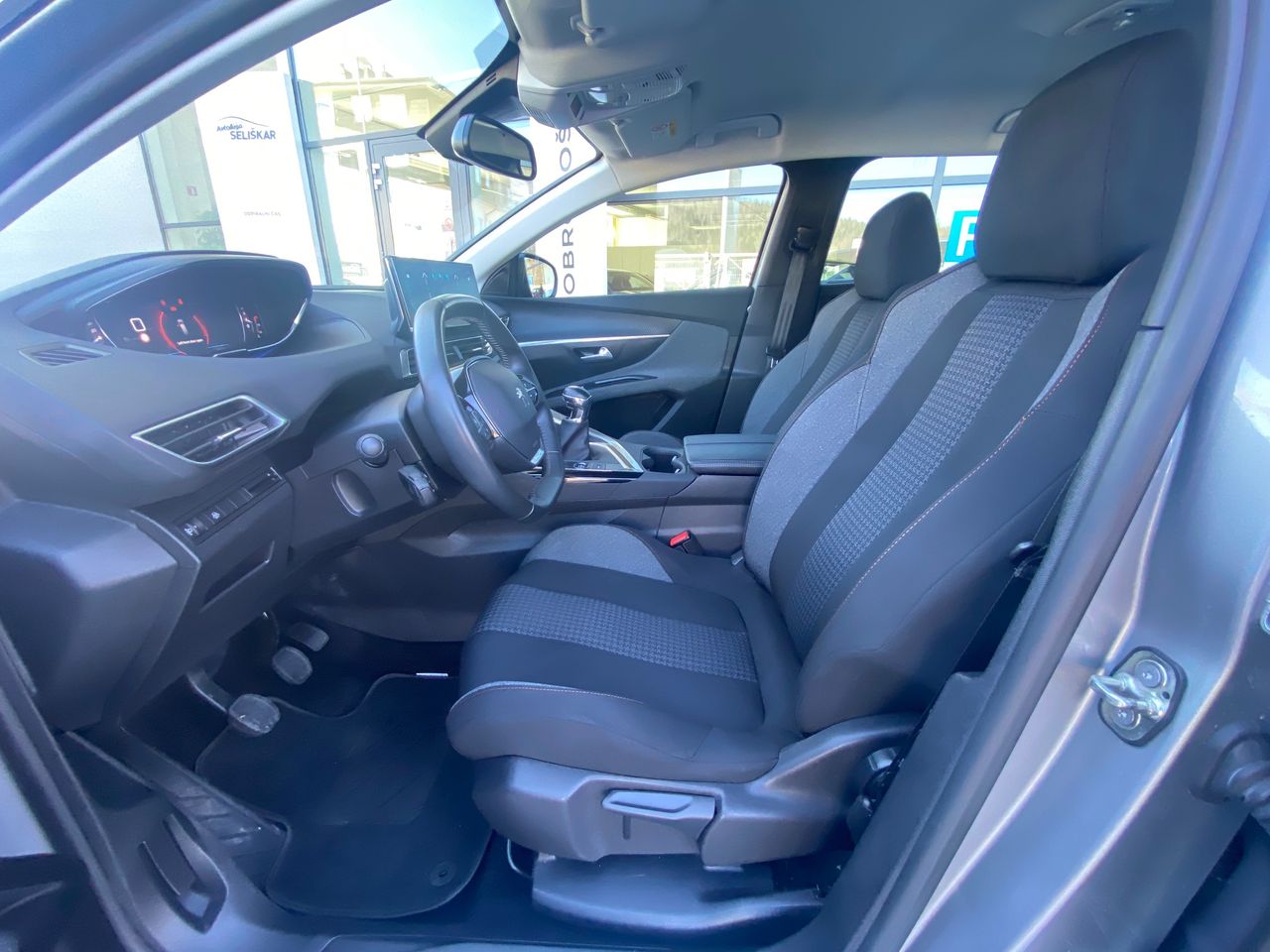 Zunanja slika - Peugeot 5008 - 3008 1.2PT 130 + 7 SEDEŽEV + POTRJENA SERVISNA KNJIGA - 7