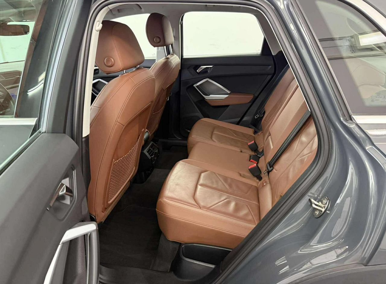 Notranja slika - Audi Q3 - 35 TDI S tronic.LED.ACC.KAMERA.USNJE.NAVI.DIZEL - 12